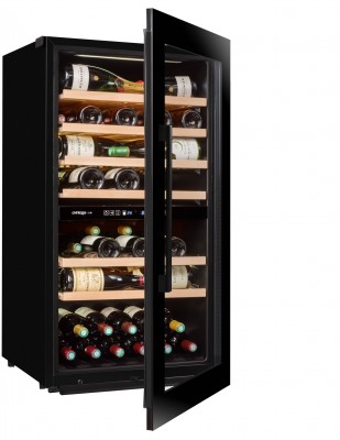 Двухзонный шкаф, Avintage модель AVI76CDZ Двухзонный винный шкаф Avintage AVI76CDZ для подготовки вина вмещает 76 бутылок (типа Бордо): верхняя зона - 40 бутылок, нижняя зона - 36 бутылок. Установка шкафа : встраиваемый в колонну. Наличие двух температурных зон позволяет размещать разные напитки при наиболее подходящей температуре. Стильный дизайн делает шкаф броским предметом интерьера.