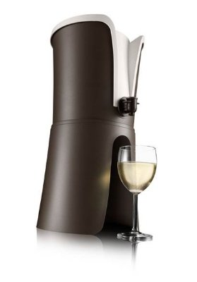 Устройство VacuVin Wine Tender для охлаждения и розлива вина в пакетах арт.3646460 &lt;p&gt;Устройство VacuVin позволяет красиво подать пакетированное вино. Охлаждающий элемент, которым оснащено устройство,  охладит вино за 10 минут и сохранит его холодным часами. Просто выньте пакет с краником из коробки и поместите его в устройство VacuVin. Храните охлаждающий элемент в морозилке, а перед подачей на стол вставьте его в подставку. Хранение самого устройства также не представляет сложности - просто вставьте верхнюю часть в нижнюю.&lt;/p&gt;
&lt;p&gt;Устройство VacuVin&lt;/p&gt;
&lt;ul&gt;
	&lt;li&gt;охлаждает вино за 10 минут без использования льда и позволяет ему оставаться холодным в течение нескольких часов&lt;/li&gt;
	&lt;li&gt;предназначено для пакетов вина объемом до 3 литров&lt;/li&gt;
	&lt;li&gt;может использоваться как дома, так и на природе&lt;/li&gt;
	&lt;li&gt;идеально подходит для барбекю, пикников и вечеринок на открытом воздухе&lt;/li&gt;
	&lt;li&gt;допускает использование без охлаждающего элемента&lt;/li&gt;
&lt;/ul&gt;
&lt;br&gt;&lt;br&gt;
&lt;iframe width="780" height="408" src="https://www.youtube.com/embed/Ncez_ioZOMM" frameborder="0" allowfullscreen&gt;&lt;/iframe&gt;
