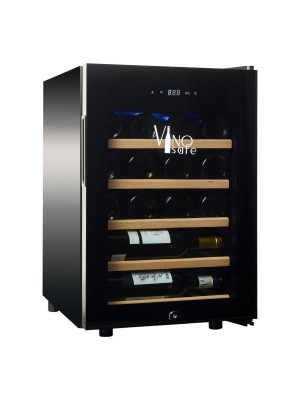 Однозонный шкаф Vinosafe модель VSF21AM Винный шкаф VinoSafe VSF21AM — однозонный холодильник, предназначенный для хранения бутылок при постоянной температуре. Корпус шкафа изготовлен из металла чёрного цвета, прочного и лёгкого в уходе. 
Холодильник вмещает 21 бутылку на 5 буковых полках. Полки являются съёмными, так что их можно вынуть, в результате чего вместимость шкафа увеличивается. Во внутреннем объёме поддерживается температура в диапазоне 5°C-18°C градусов, а для установки значений используется интуитивно понятная сенсорная панель. 
Дверца холодильника выполнена из двойного стекла с покрытием, предотвращающим воздействие ультрафиолета. Подсветка осуществляется посредством светодиодов, свет от которых не оказывает губительного влияния на алкоголь. 
Для охлаждения и поддержания температуры в шкафу установлен компрессор, не создающий неудобств при работе и фиксирующий стабильную температуру вне зависимости от температуры в помещении.