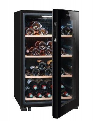 Монотемпературный шкаф, LaSommeliere модель LS52BLACK Монотемпературный винный шкаф LaSommeliere LS52BLACK позволяет хранить до 52 бутылок (типа Бордо). Стеклянная дверца шкафа имеет АУФ-тонировку, поэтому хорошо защищает вина. 4 фиксированные полки из бука обеспечивают оптимальное расположение бутылок в шкафу.